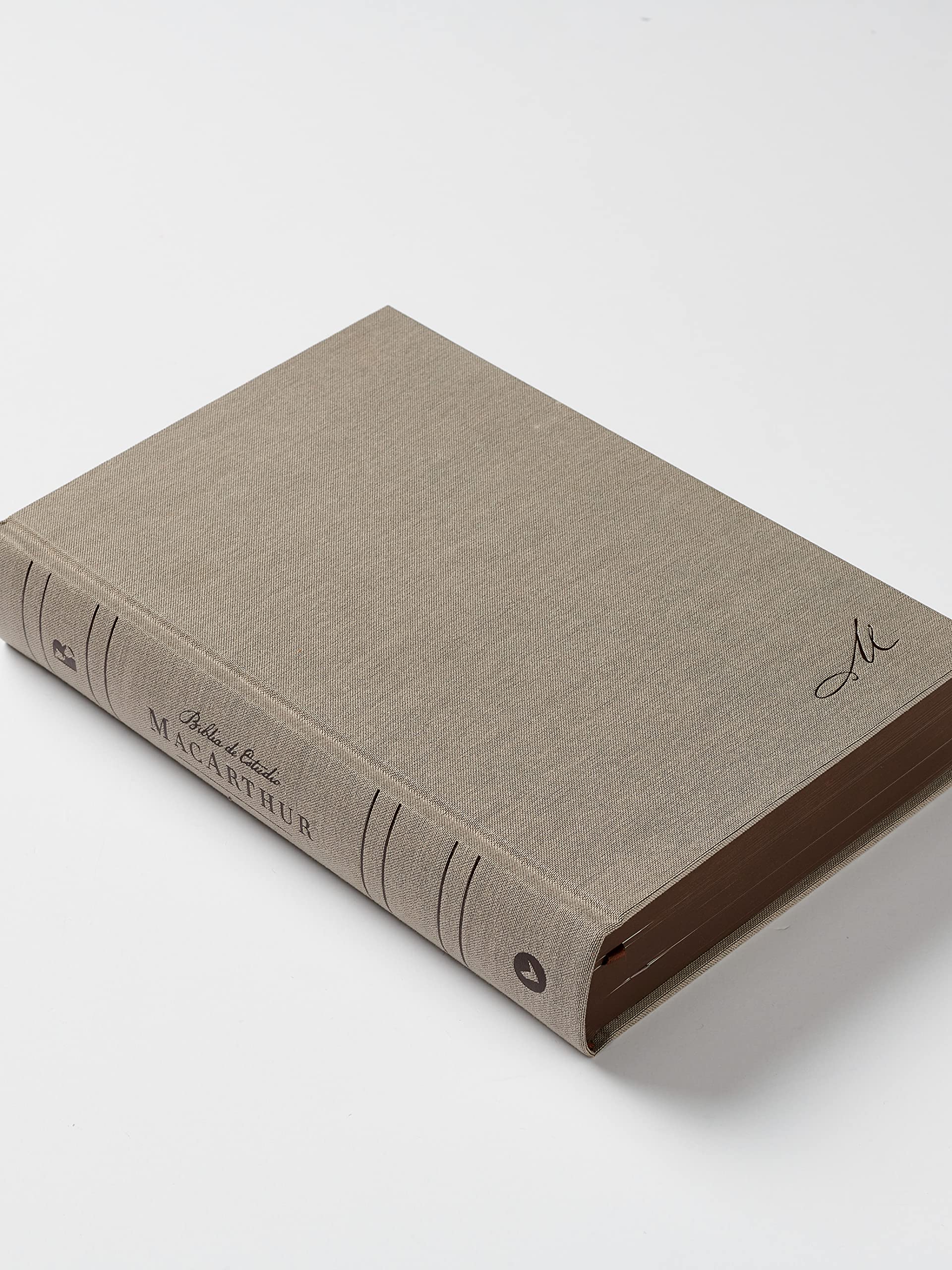 NBLA Biblia de Estudio MacArthur Tapa Dura Gris - Image 2