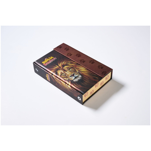 Biblia NBLA Aventura Tapa Dura Interior A Color Solapa e imán - Image 2