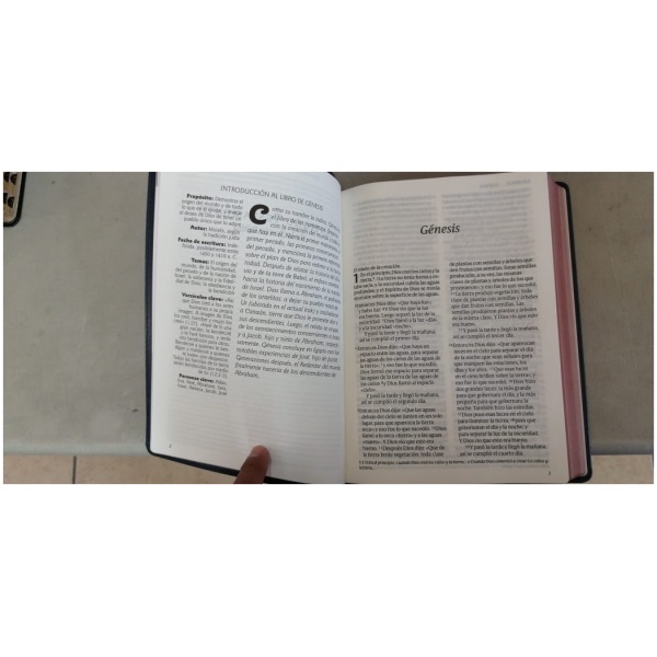 Biblia NTV Letra Grande Claásica Azul - Image 5
