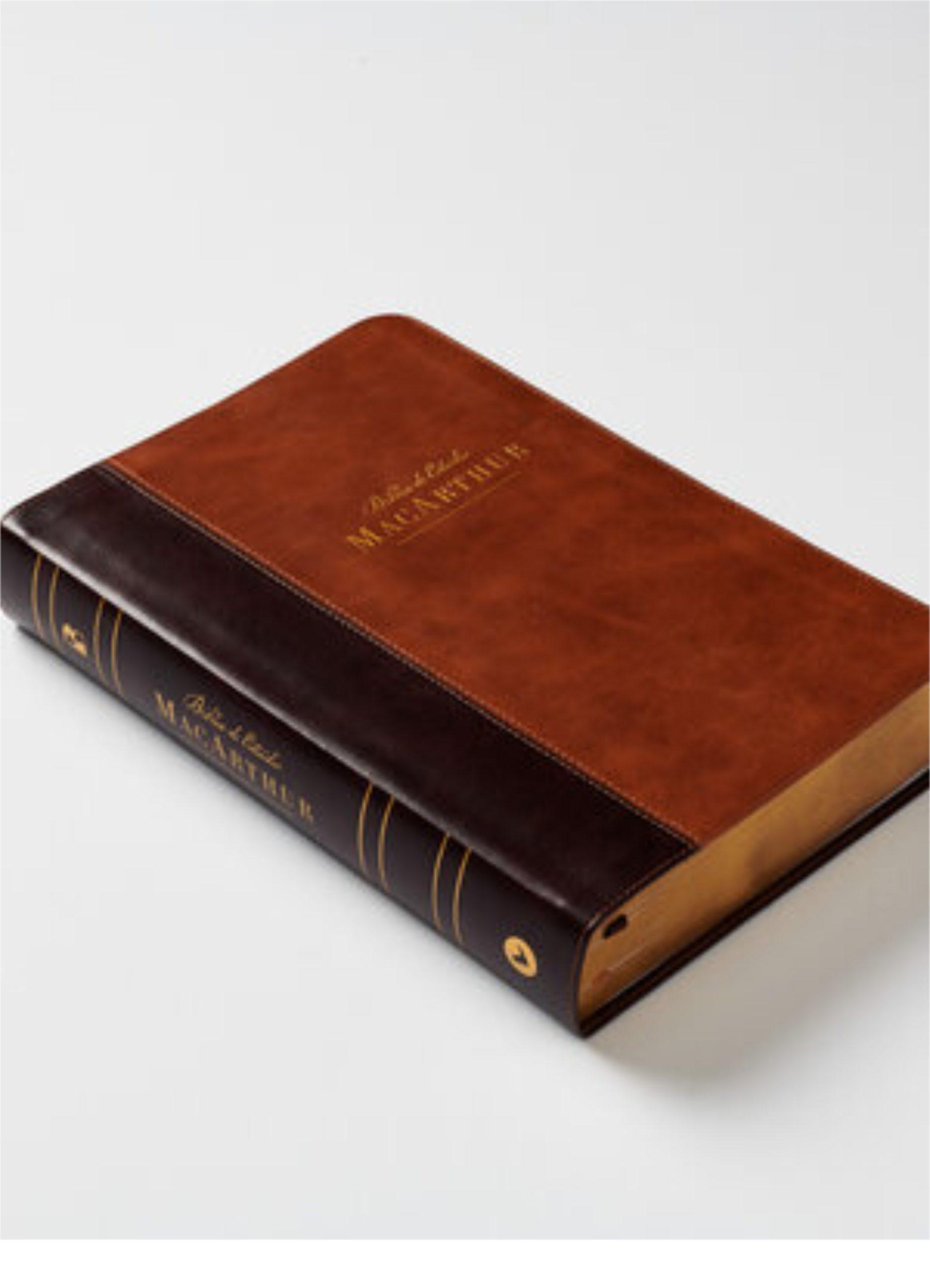 NBLA Biblia de Estudio MacArthur LeatherSoft Café Interior a Dos Colores