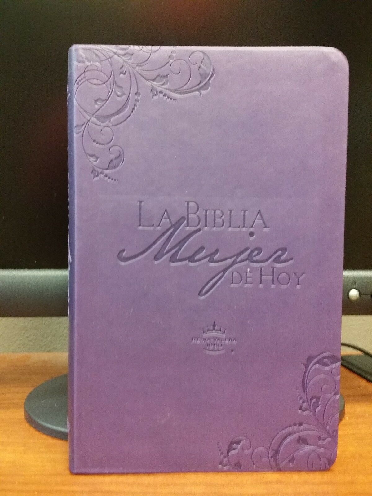 La Biblia Mujer De Hoy Piel Especial Púrpura RVR1960 - Image 8