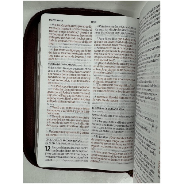 Biblia RVR1960 letra grande ed lim marron im piel índice cierre manual 12pt - Image 6