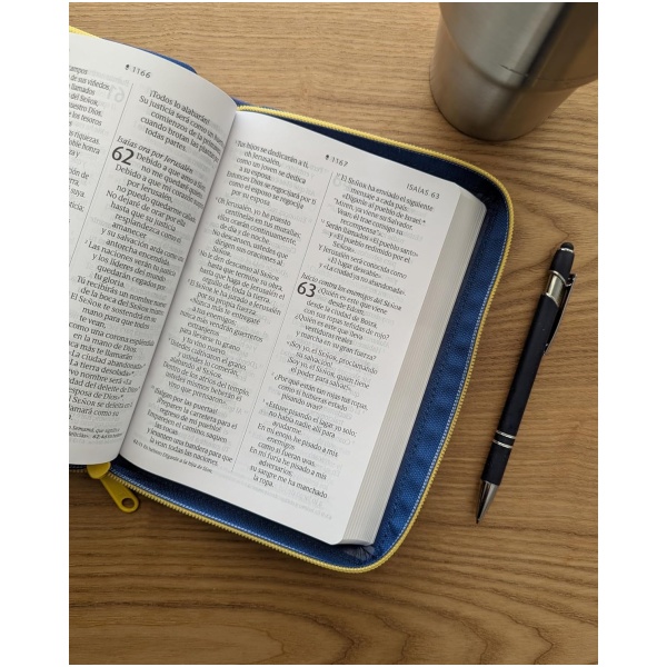 Biblia NTV compacta con filament azul sim piel lt gde cierre 10pt - Image 6
