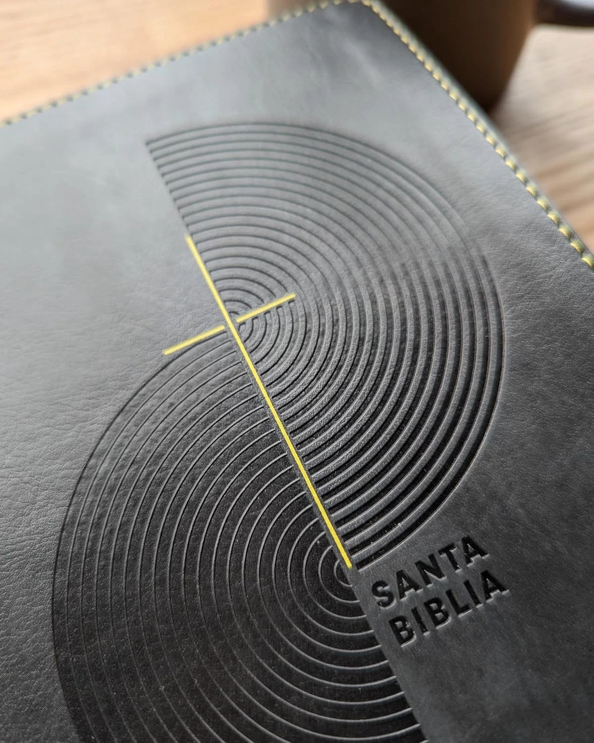 Biblia NTV compacta con filament gris sim piel lt gde 10pt