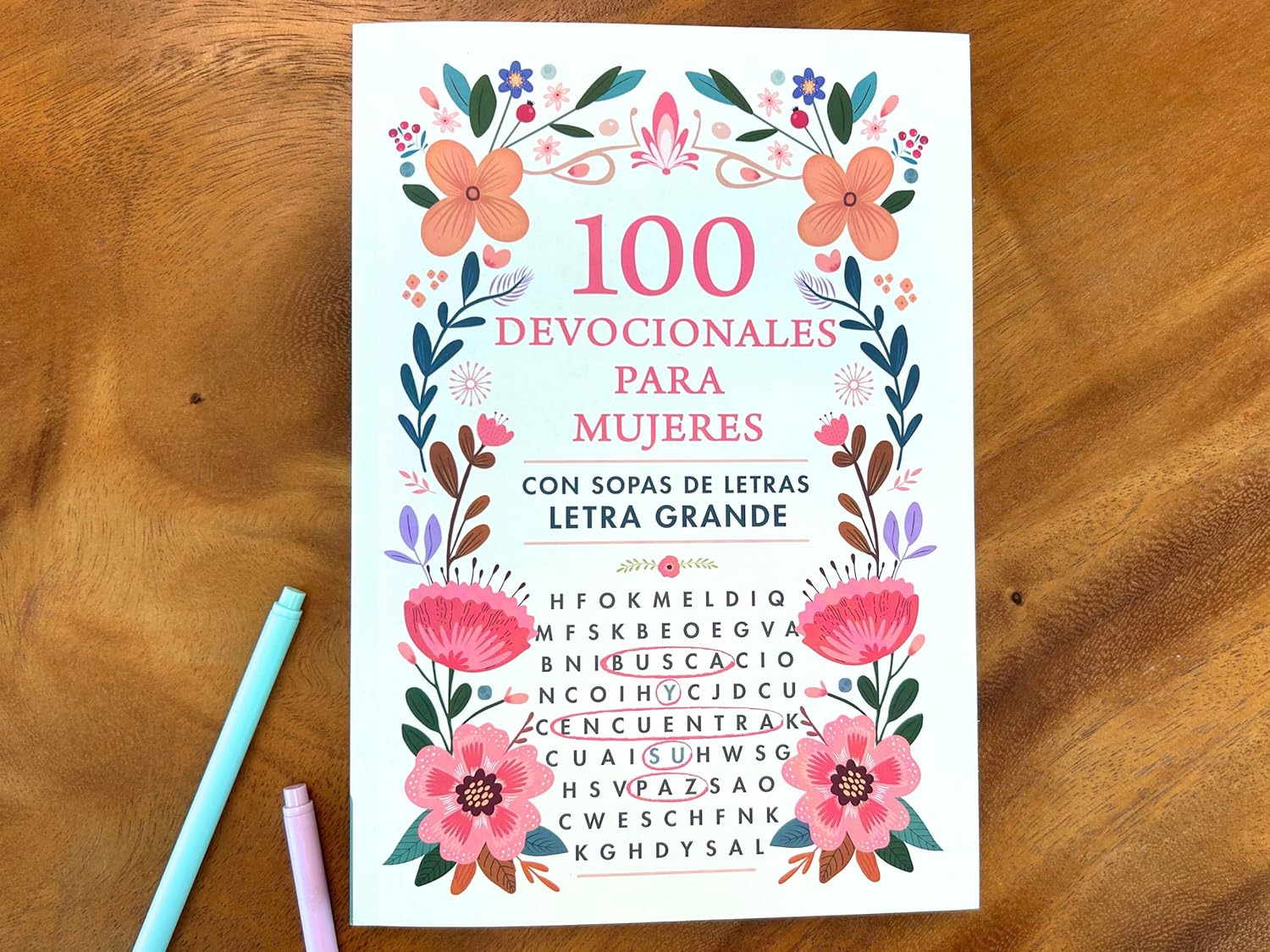 100 devocionales para mujeres con sopa de letras (letra grande)