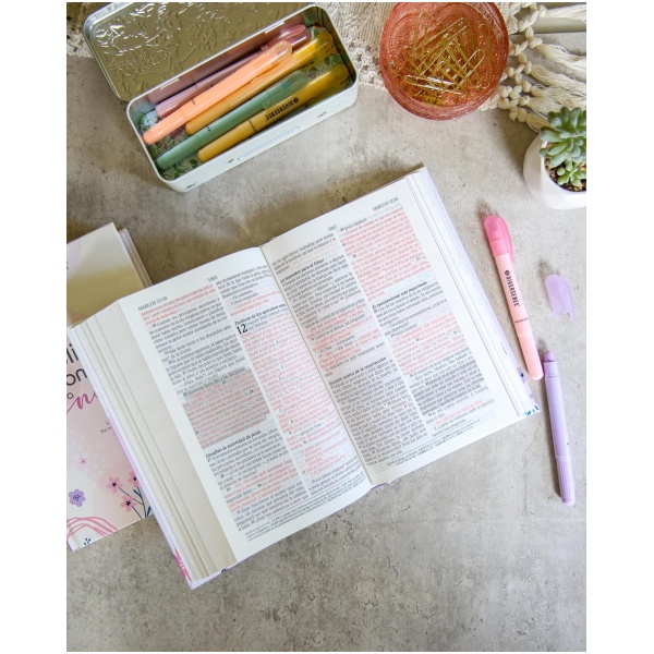 Biblia NTV de promesas para niñas rosa tapa dura - Image 4