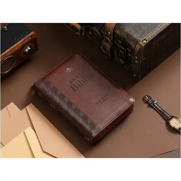 Biblia RVR1960 compacto cafe geometrico im piel cierre CH 12pt - Image 4