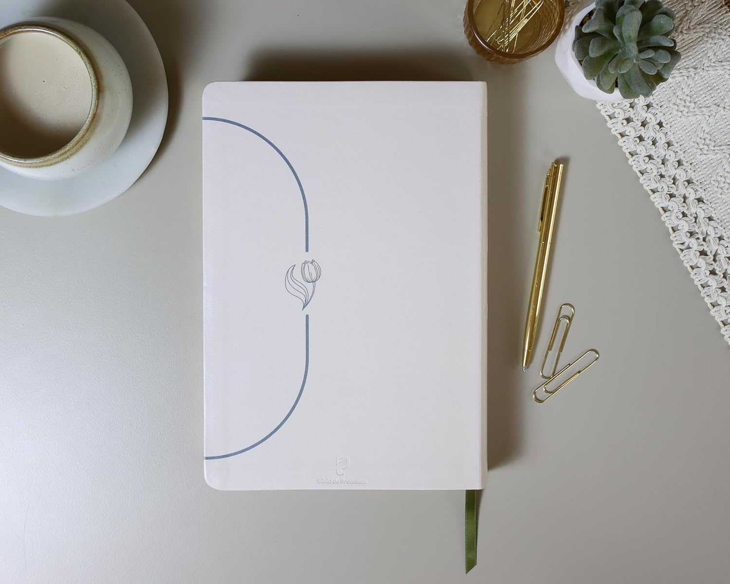 Biblia RVR1960 Virtuosa con 92 devocionales Piel especial crema LGig 13 pts - Image 8