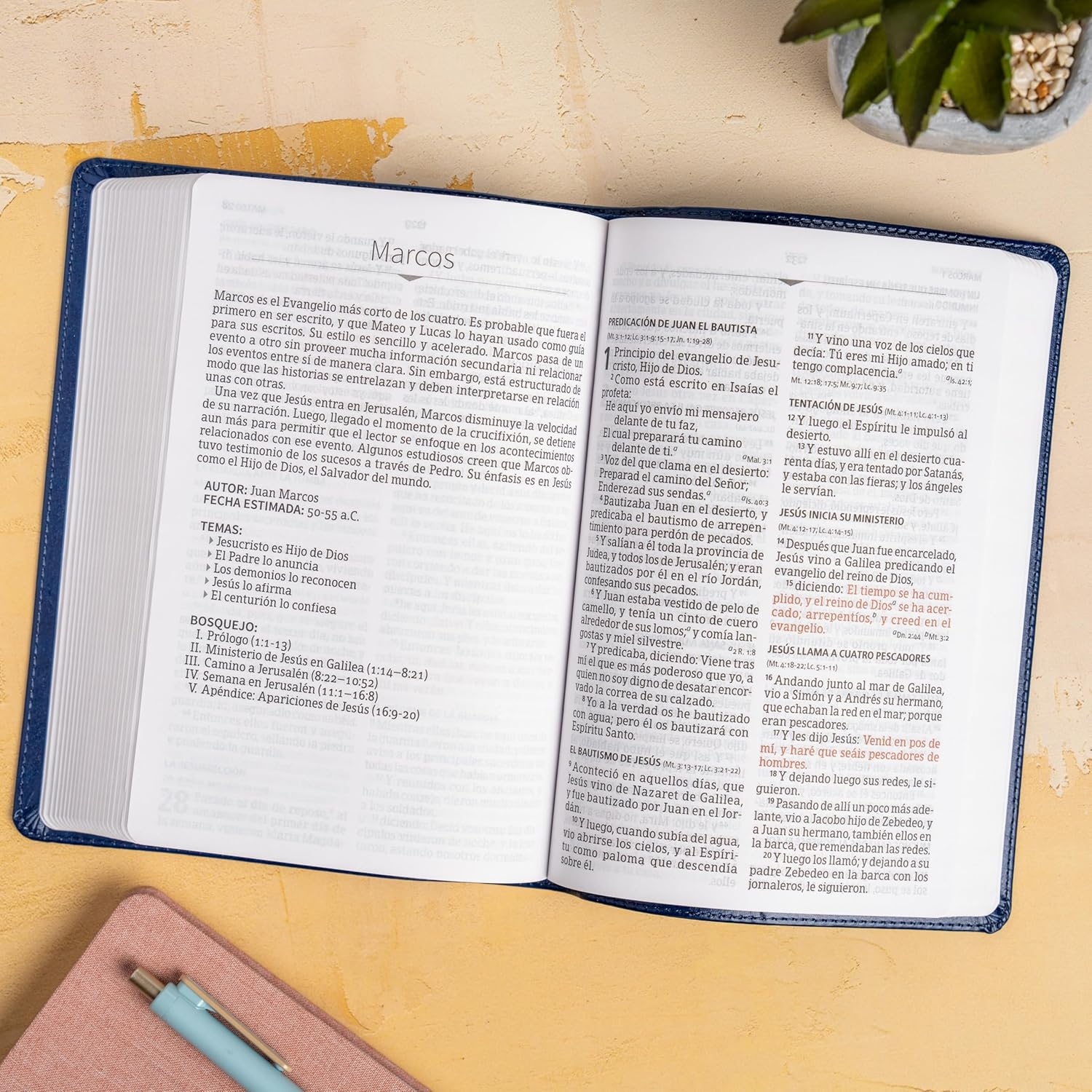 Biblia RVR1960 letra grande ed esp azul marino im piel manual 12pt - Image 5