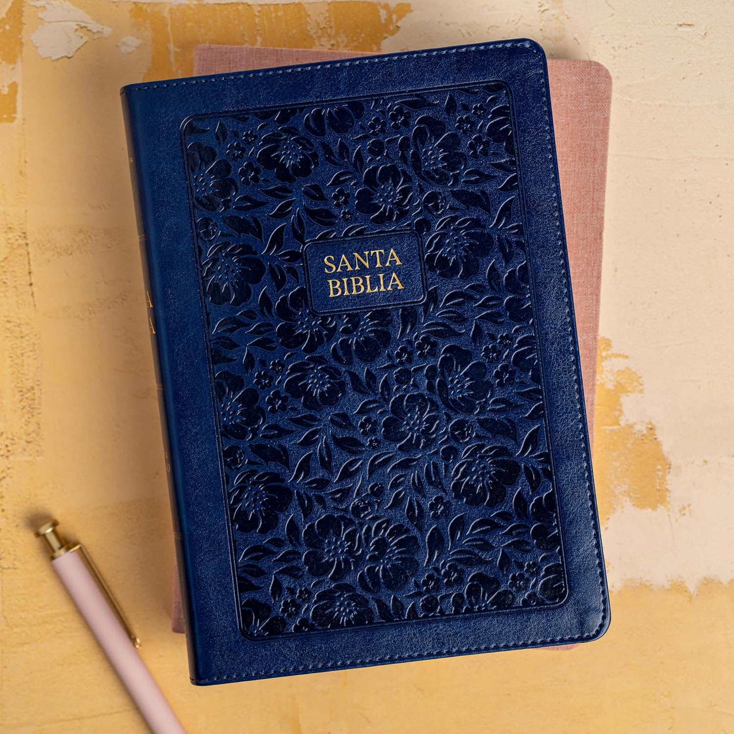 Biblia RVR1960 letra grande ed esp azul marino im piel manual 12pt
