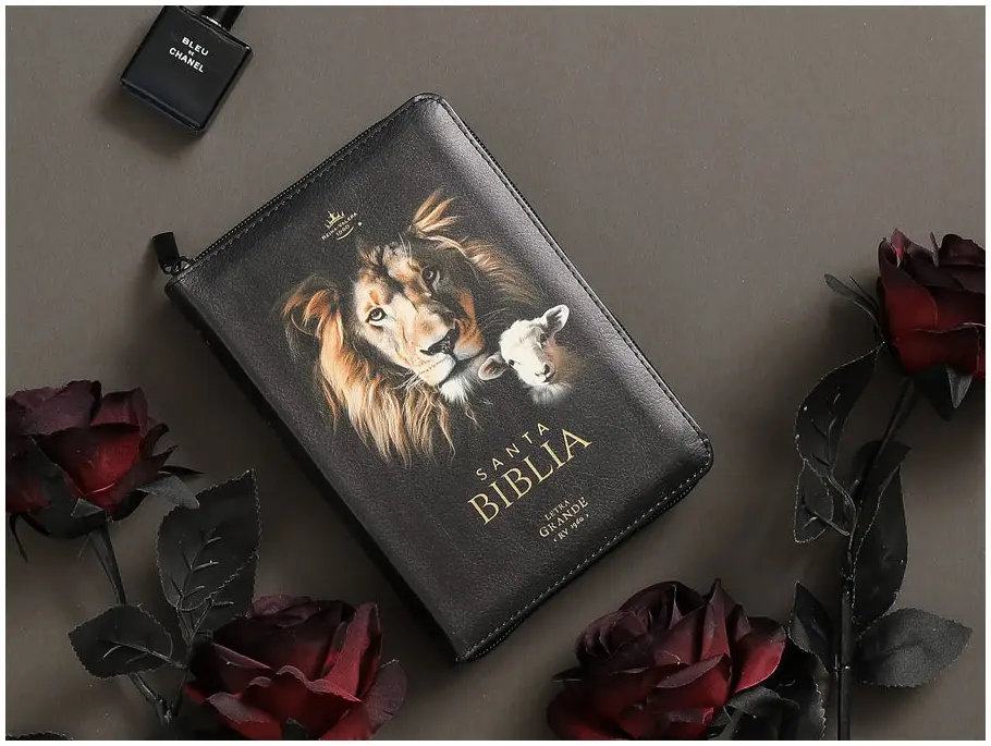 Biblia RVR1960 Fortaleza leon cordero im piel índice cierre chica 10pt