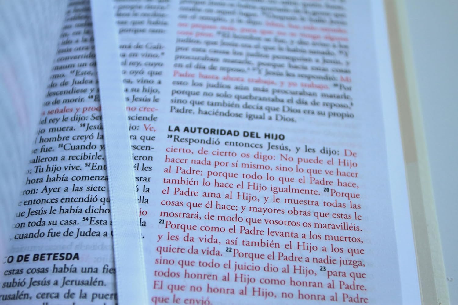 Biblia RVR1960 Regalos y premios blanca im piel manual 8pt